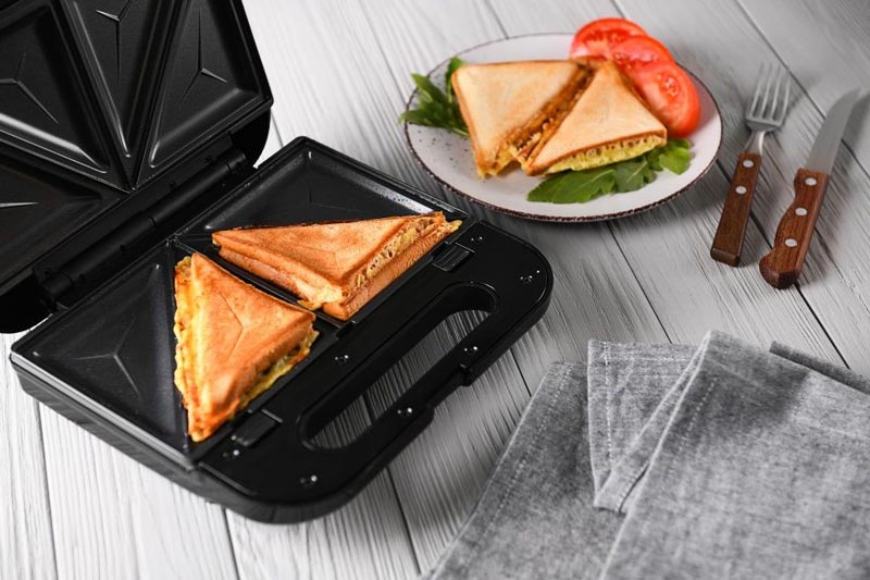 کیفیت ساندویچ ساز بلک اند دکر مدل Black and Decker TS4080 sandwich maker